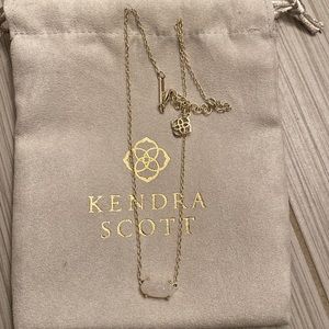 Kendra Scott necklace